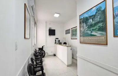 Excelente conjunto comercial na carvalho de mendonça - santos/sp.