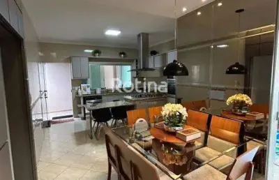Casa à venda, 3 quartos, alto umuarama - uberlândia/mg - rotina imobiliária