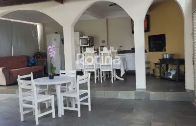 Casa à venda, 4 quartos, umuarama - uberlândia/mg - rotina imobiliária