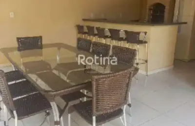 Casa à venda, 4 quartos, jardim holanda - uberlândia/mg - rotina imobiliária