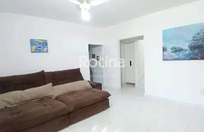 Casa à venda, 4 quartos, santa luzia - uberlândia/mg - rotina imobiliária