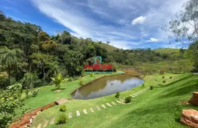 Sitio com 30.000m² rico em agua , uma casa boa e completa com 03 quartos
