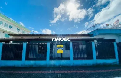 Casa comercial em localização estratégica no centro de navegantes