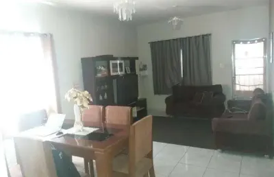 Casa em via pública , pode financiar e usar fgts- carapicuíba