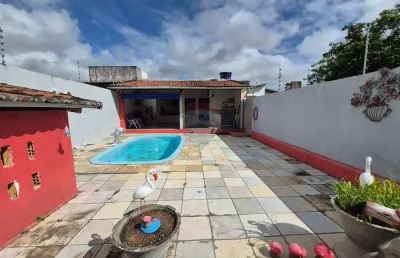 A venda - casa com piscina, 3 quartos 2 suítes, estrutura para 1º andar - aceita financimento