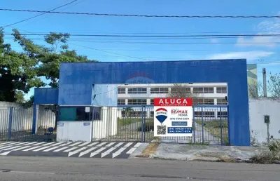Alugo prédio de 4.230,60m² com 36 salas e 95 vagas de estacionamento