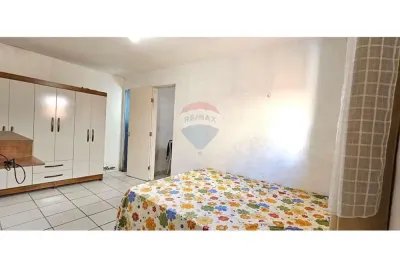 Grande oportunidade para quem deseja comprar uma casa e ganhar mais duas indepedentes, nos fundos do terreno, compre uma e ganhe mais duas e leve três