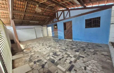 Casa a venda - com 10 cômodos sendo 03 quartos 01 suíte - bairro pajuçara - conj. parque das dunas