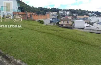 Oportunidade! terreno no condomínio água verde com leve declive, porém vista maravilhosa e excelente metragem, 450m², localizado dentro da cidade!