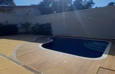 Casa à venda em condomínio arco iris - atibaia, toda comodidade de estar dentro da cidade, com natureza deslumbrante!