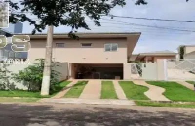 Casa à venda com 4 quartos sendo 2 suítes e 2 vagas no parque das garças ii