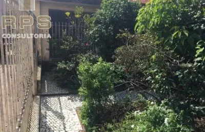 Terreno com 500 m² e 213,87 m² de área construída. esta é a oportunidade perfeita para você que é construtor ou investidor