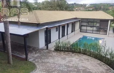 Casa térrea no jardim estancia brasil em atibaia, região de área verde, 3 quartos sendo 1 suite,  3 banheiros, piscina, espaço gourmet e linda vista!
