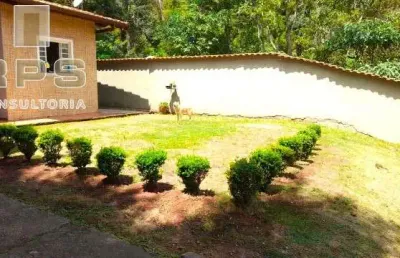 Casa térrea residencial itaguassú em atibaia, 2 minutos da alameda lucas, 3 quartos sendo 2 suítes, churrasqueira, vaga para vários carros,