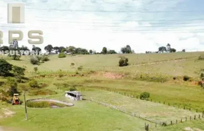 Área em terra preta de 110.734m² com acesso em  asfalto pela fernão dias, ideal para construção de fábricas, empresas de logística, topografia mista!