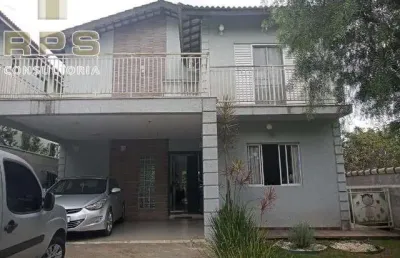 Sobrado em condomínio fechado com 5 quartos, pertinho da al lucas nogueira