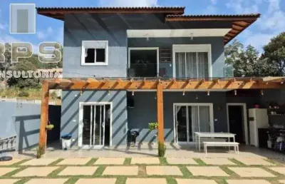 Casa a venda no bosque dos eucalíptos  imovel com 03 dormitórios , sendo 01 suite master  cozinha planejada sala de estar , jantar e sala de tv