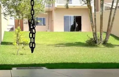 Casa à venda no jardim paulista em atibaia, 390m² de terreno, 3 quartos sendo 1 suíte, isolada, espaço gourmet, edícula e lindo quintal gramado!