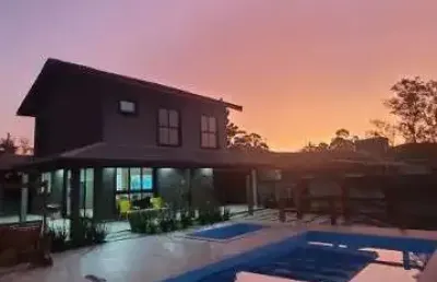Casa à venda em condomínio fechado, no parque das garças em atibaia, 03 dormitórios, 01 suite + edícula , ára gourmet com piscina privativa