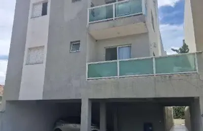 Apartamento residencial no jd cerejeiras, com 2 dormitórios, perto da principal avenida e rooftop com uma vista incrível.