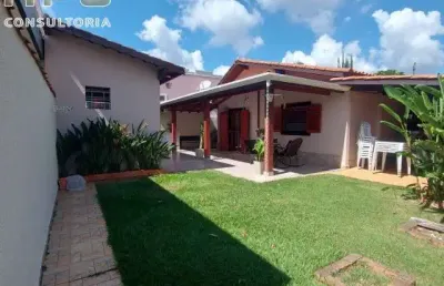 Casa a venda condominio terras de atibaia i 03 dormitórios sendo 01suíte , 01 banheiro social sala de estar varanda ,área gourmet