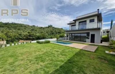 Casa pronta para morar no condomínio quintas da boa vista em atibaia, 3 suítes com closet e linda vista, áreas integradas à piscina e quintal gramado!