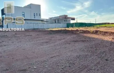 Terreno plano de 360m² no condomínio vista da serra, localizado em uma das melhores regiões da cidade, ele une natureza, segurança e lazer completo.