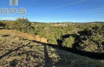 Terreno no residencial lagos de jarinu com 525m² pronto para construir. condomínio oferece área de lazer completa, segurança 24h, natureza ao redor.
