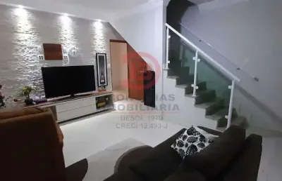 Sobrado 4 quartos (1suite) e 2 vagas de garagem - vila re