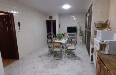 Tres casas e 4 vagas de garagem a venda - terreno de 365m2 - vila matilde