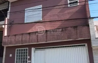 Sobrado a venda na vila re - 4 quartos (2 suites), 2 vagas de garagem.