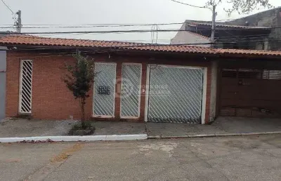 Sobrado a venda em cidade patriarca, sao paulo: 4 quartos com 1 suite e 5 vagas de garagem.