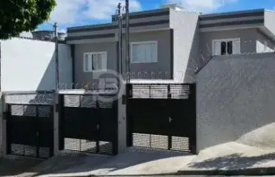 Casa a venda no parque guaianazes, sao paulo! charmoso sobrado com 2 dormitorios e 3 garagens.