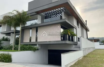 Excelente casa no condomínio premier jurerê internacional