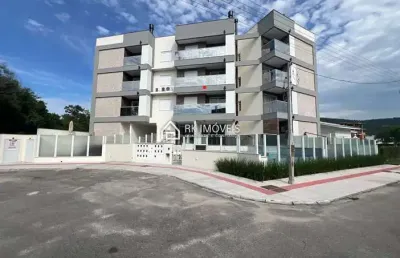 Apartamento de 3 dormitórios, semi mobiliado, vaga de garagem, frente rua e vista morro em palmas/governador celso ramos
