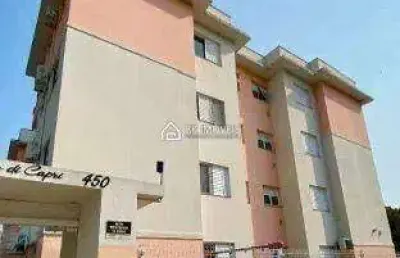 Apartamento mobiliado pronto para morar! 2 dormitórios, a 1km da praia e com ótima localização