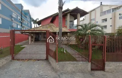Oportunidade de casa a 750m do mar no ingleses norte região das gaivotas