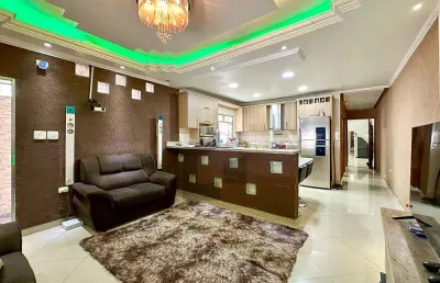 Casa para venda em suzano, jd. boa vista, 2 dormitórios, 1 suíte, 2 banheiros, 2 vagas