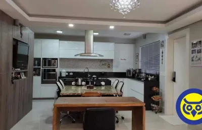 Casa 6 quartos (3 suites) em condomínio fechado no cacupé