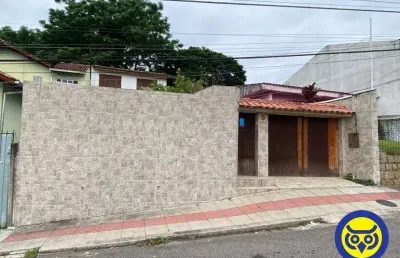 Casa, 3 dorm. (1 suíte), com piscina, na agronômica.