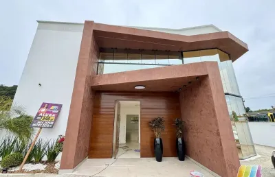 Prédio para alugar na Avenida Dr Nereu Ramos, Rocio Pequeno, São Francisco do Sul