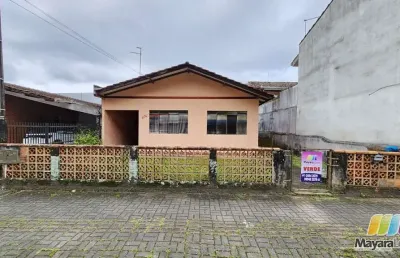 Casa em rua comercial na rua marcilio dias, são francisco do sul