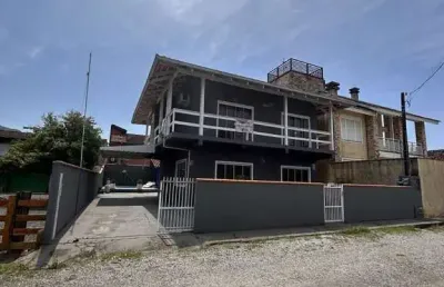 Casa com 5 quartos à venda na Rua Cairo, Ubatuba, São Francisco do Sul