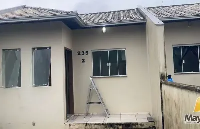 Casa geminada para locação na região central de são francisco do sul,sc