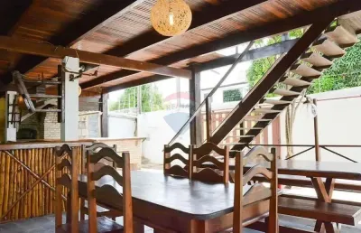 Casa charmosa mais 8 suítes independentes – potencial máximo em ponta negra