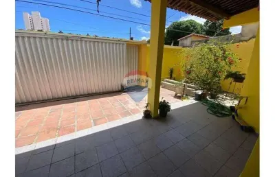 Casa com 3 quartos à venda na Rua Abraham Tahim, 11906, Capim Macio, Natal