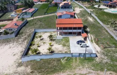 Casa duplex com 3 quartos (2 suítes), na praia de barreta – 900m² de terreno e vista deslumbrante para as piscinas naturais!