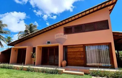 Casa alto padrão com 3 suítes a poucos metros da praia de santo cristo