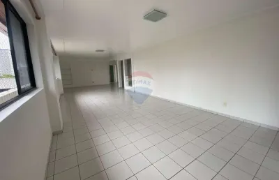 Apartamento a venda no condomínio monte sinai, com 245m2 e 5 suítes, em petrópolis