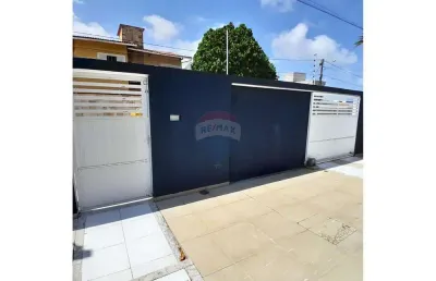 Casa mobiliada com 3/4 sendo 2suites à venda no conjunto ponta negra.